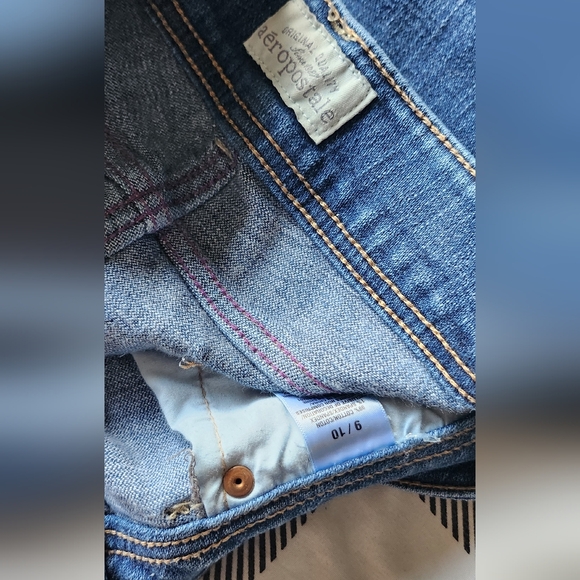 Aeropostale low rise capris - Picture 2 of 4